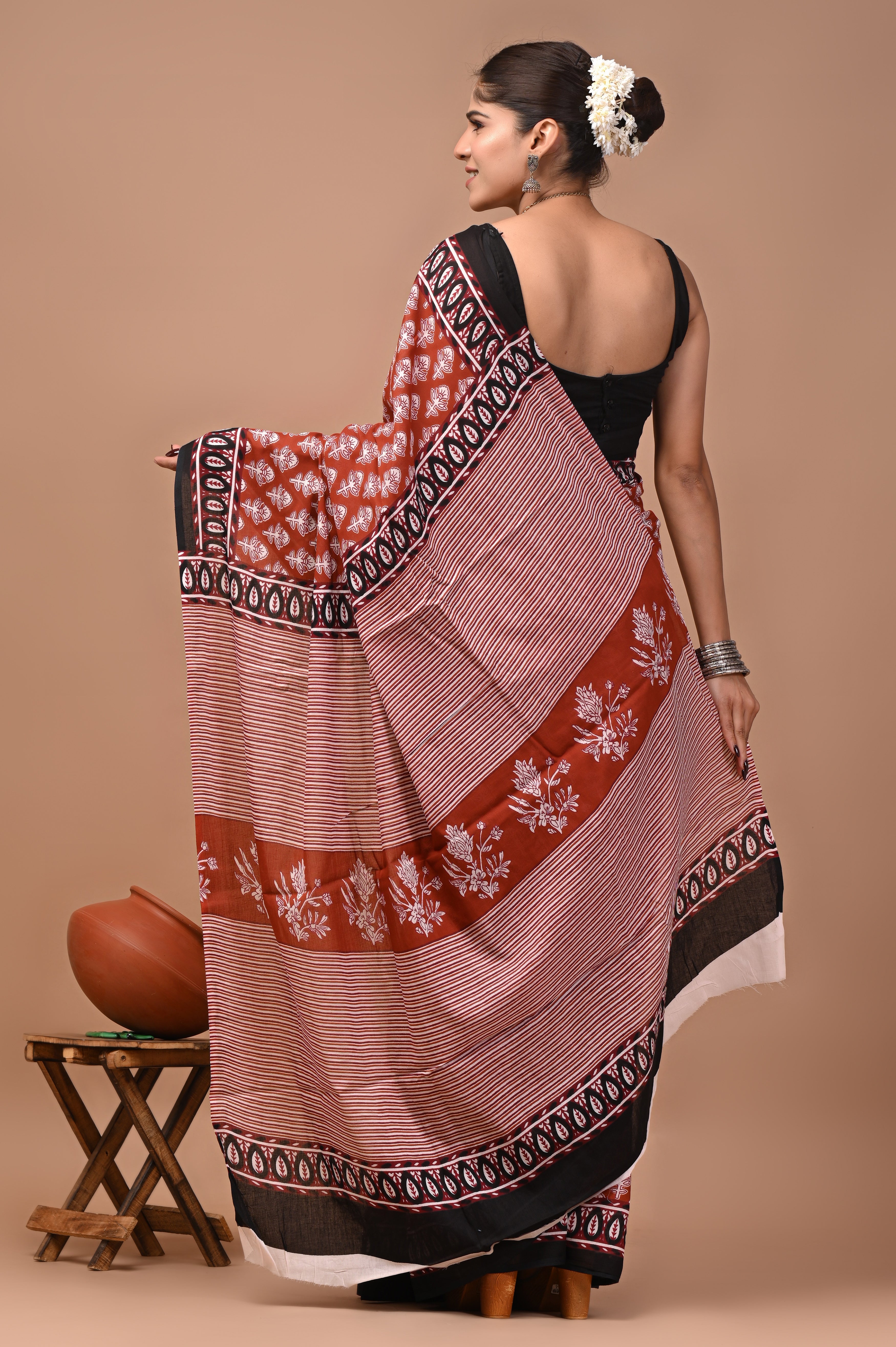 Mulmul Cotton – Deep reddish-brown