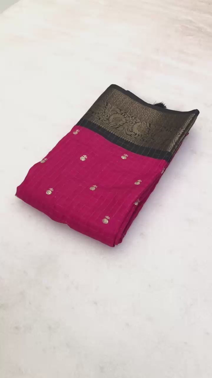 Dola Chex Printed Saree - Pink